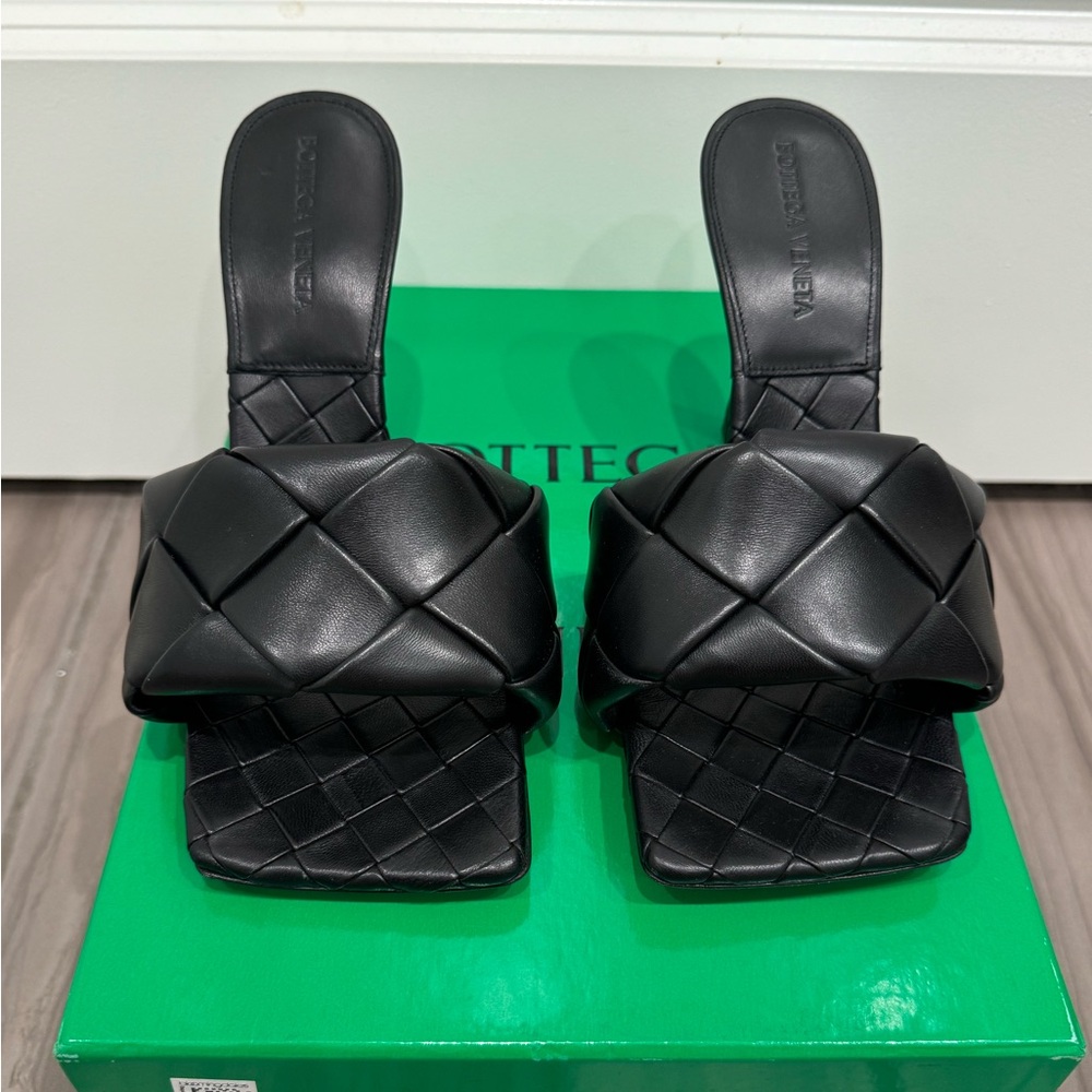 Bottega Veneta Lido Sandal size 37